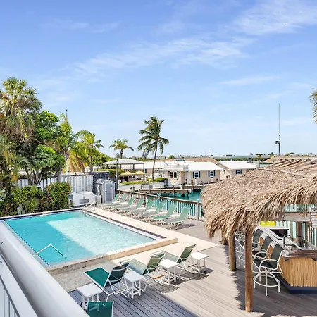 Aruba - Downtown Waterfront 2X2 Dock & Pool Pet-Friendly Villa